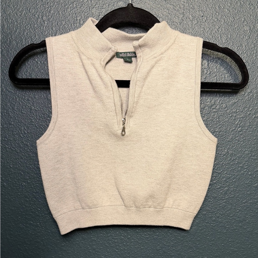 Wild Fable Gray Zip-Up Crop Top | small